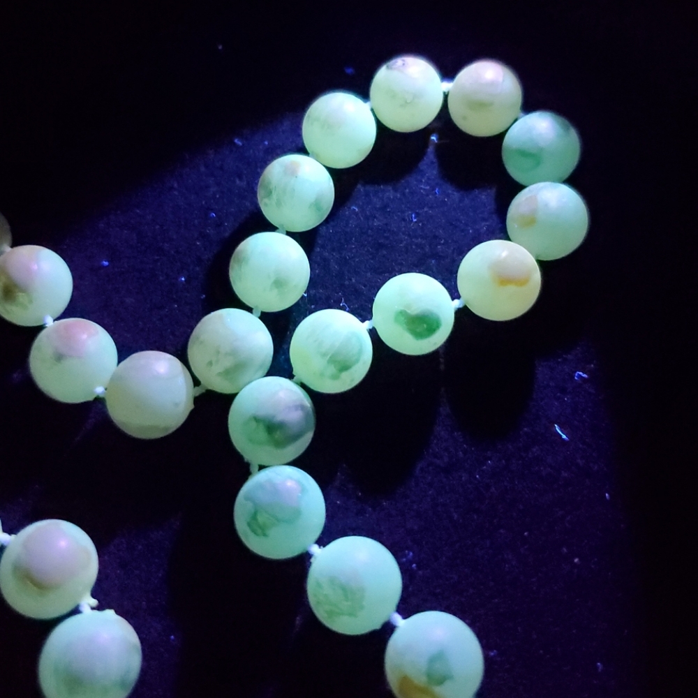 VTG Lucite Multi Color Yellow Beaded Necklace Japan BarrelClasp 15"Glows